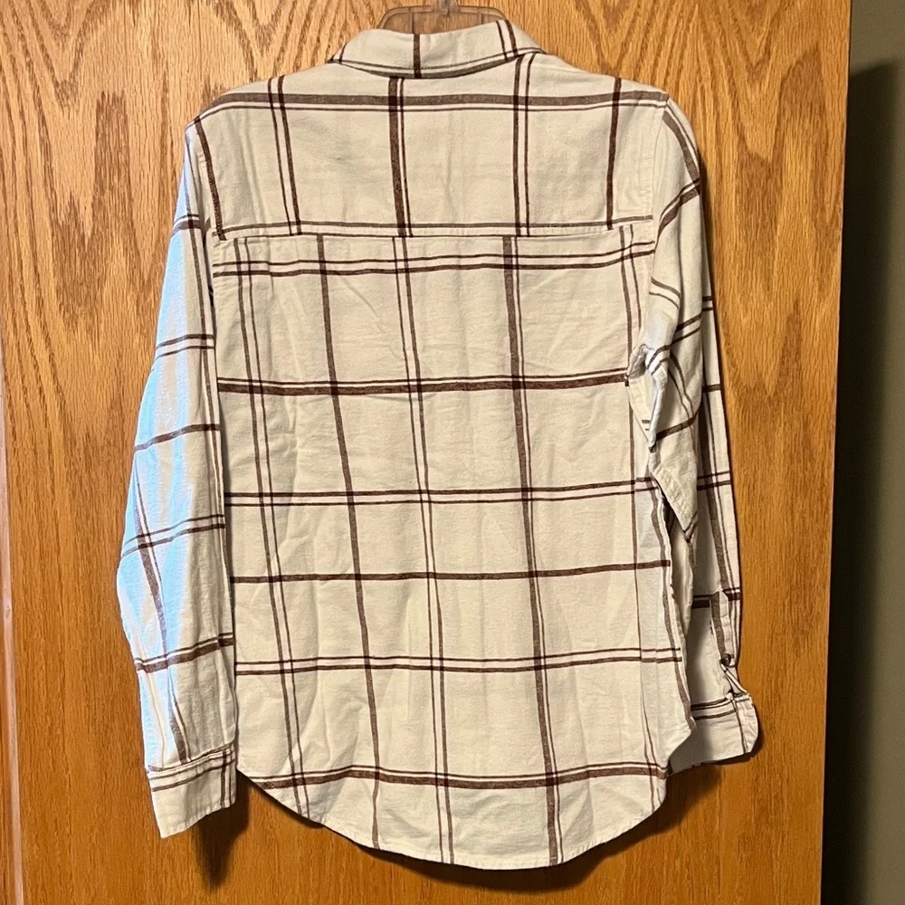 Universal Thread Women's Button-Down Shirt in Cream and Brown Plaid - Picture 8 of 8